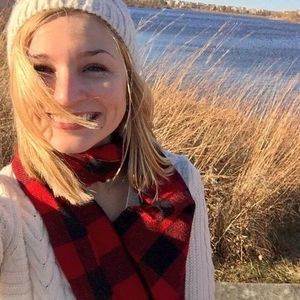 Meet your Posher, Claire